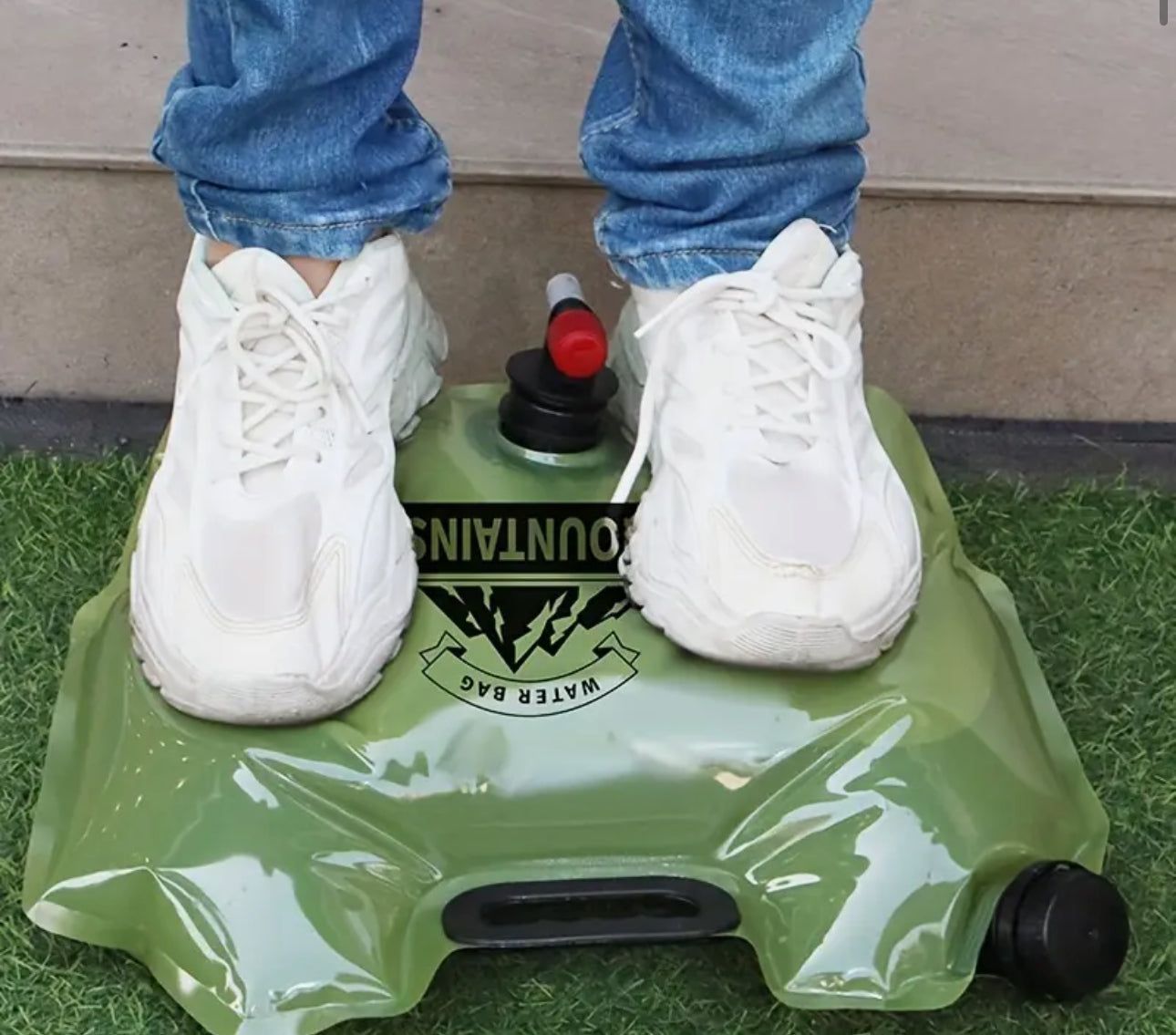 Bolsa de agua garrafa de agua 8 litros de contenedor de agua plegable con llave - Mochila de hidratación ligera de PE para camping, senderismo, viajes y aventuras off-road, muy adecuada para viajes al aire libre.