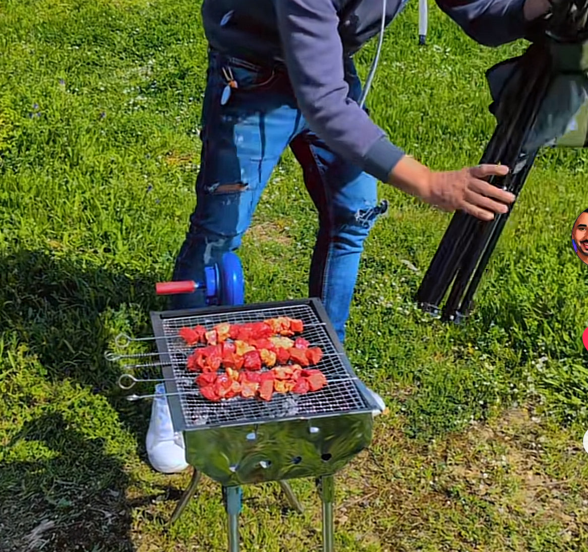 Parrilla portátil con soplador