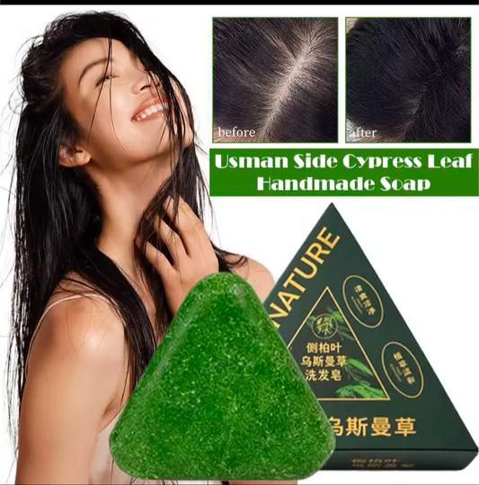 Descubre el secreto para un cabello fresco, limpio y lleno de vida con nuestra Barra de Champú Sólido de Hoja de Ciprés y Poligonatum (120 g). Una opción natural y ecológica diseñada para cuidar tu cuero cabelludo mientras respetas el medio ambiente.